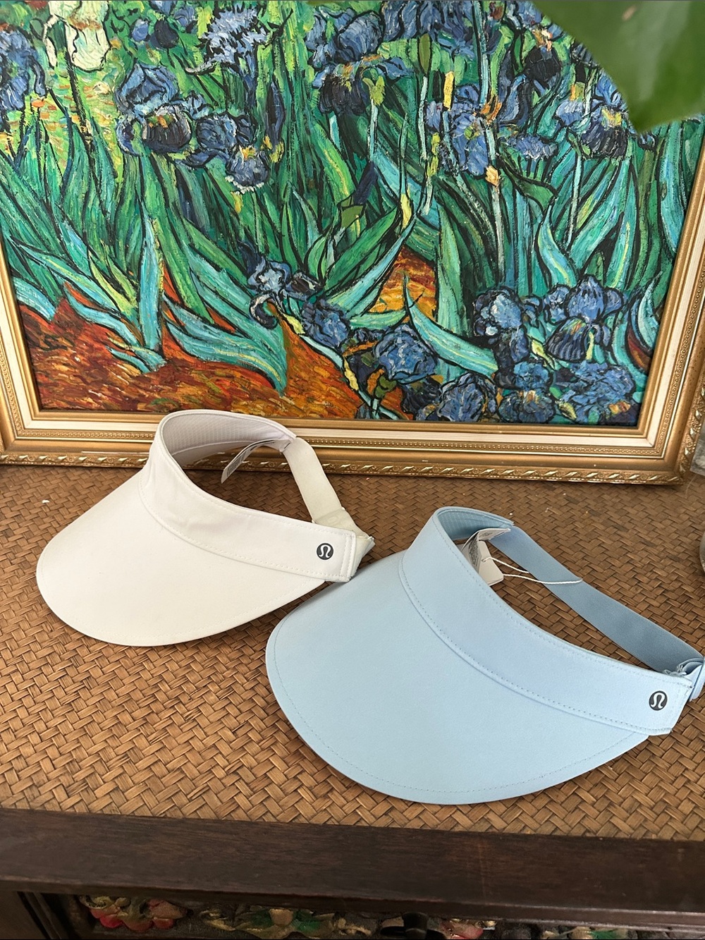 Lululemon Adjustable sun Visor Pack — White and Light Blue - Picture 2 of 5